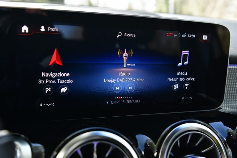 Mercedes GLB 200d: la prova su strada