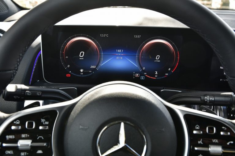Mercedes GLB 200d: la prova su strada
