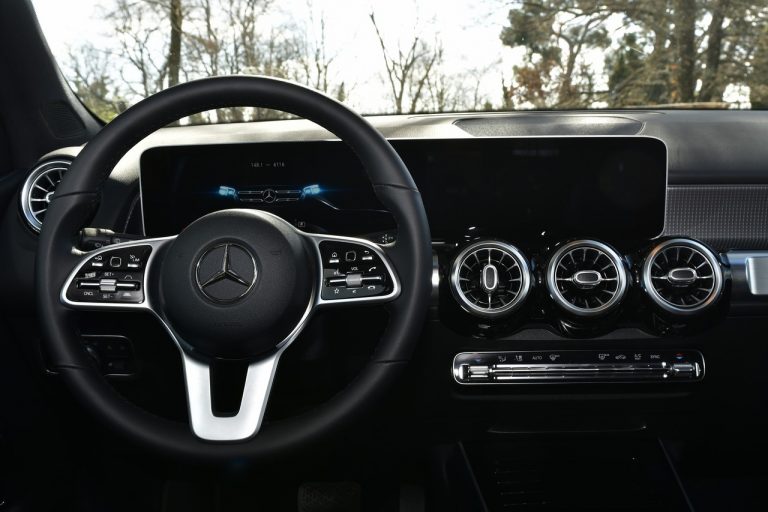 Mercedes GLB 200d: la prova su strada