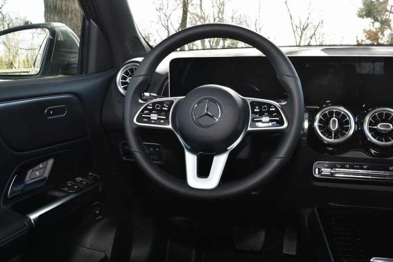 Mercedes GLB 200d: la prova su strada