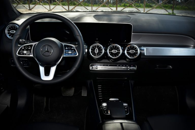 Mercedes GLB 200d: la prova su strada