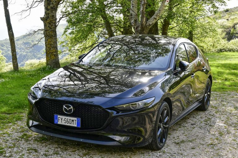 Mazda 3 Skyactiv-X Exclusive AT: la prova su strada