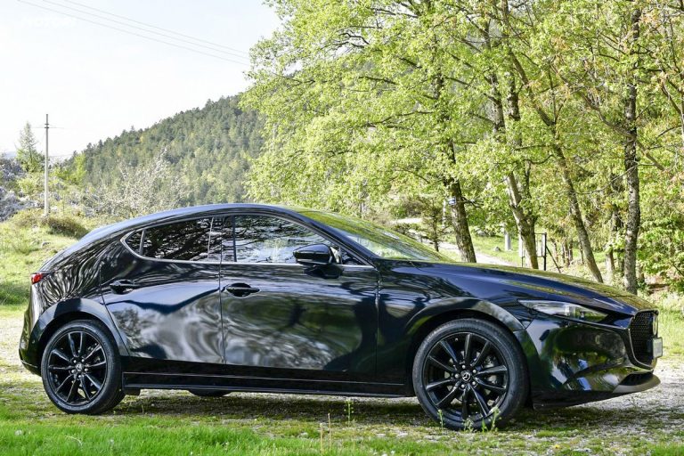 Mazda 3 Skyactiv-X Exclusive AT: la prova su strada