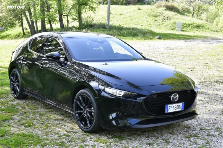 Mazda 3 Skyactiv-X Exclusive AT: la prova su strada