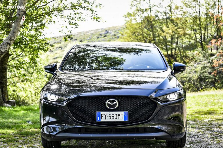 Mazda 3 Skyactiv-X Exclusive AT: la prova su strada