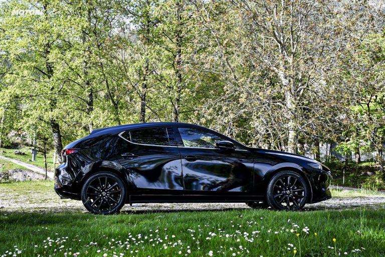 Mazda 3 Skyactiv-X Exclusive AT: la prova su strada