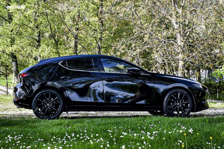 Mazda 3 Skyactiv-X Exclusive AT: la prova su strada
