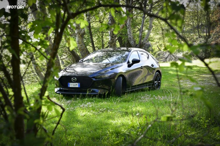 Mazda 3 Skyactiv-X Exclusive AT: la prova su strada