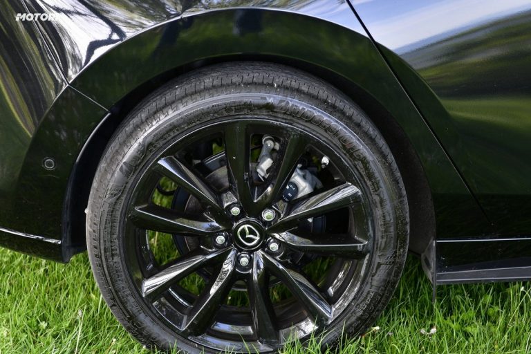 Mazda 3 Skyactiv-X Exclusive AT: la prova su strada