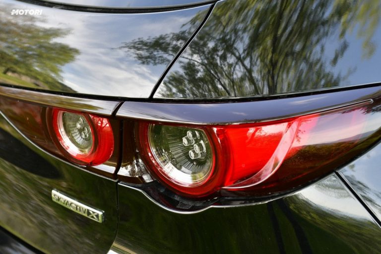 Mazda 3 Skyactiv-X Exclusive AT: la prova su strada