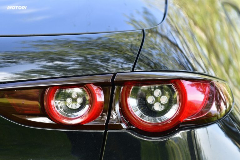 Mazda 3 Skyactiv-X Exclusive AT: la prova su strada