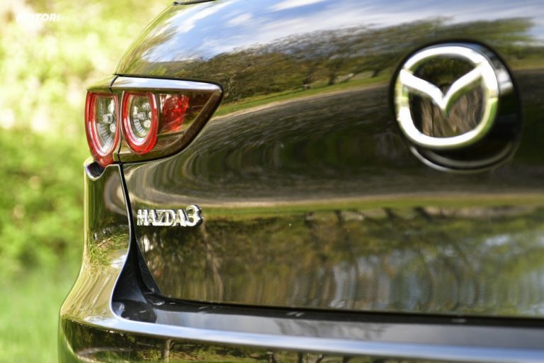 Mazda 3 Skyactiv-X Exclusive AT: la prova su strada
