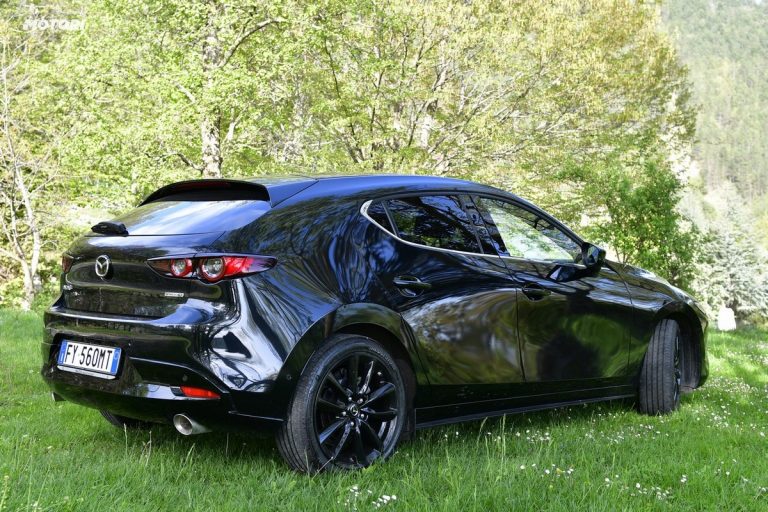 Mazda 3 Skyactiv-X Exclusive AT: la prova su strada