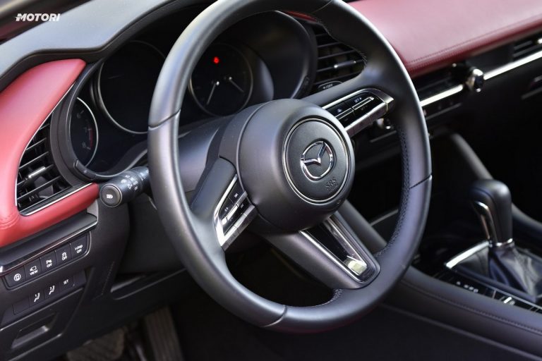 Mazda 3 Skyactiv-X Exclusive AT: la prova su strada