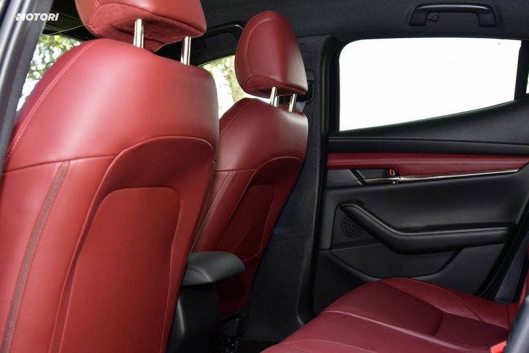 Mazda 3 Skyactiv-X Exclusive AT: la prova su strada