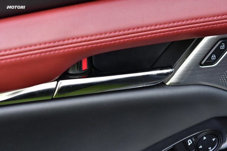 Mazda 3 Skyactiv-X Exclusive AT: la prova su strada