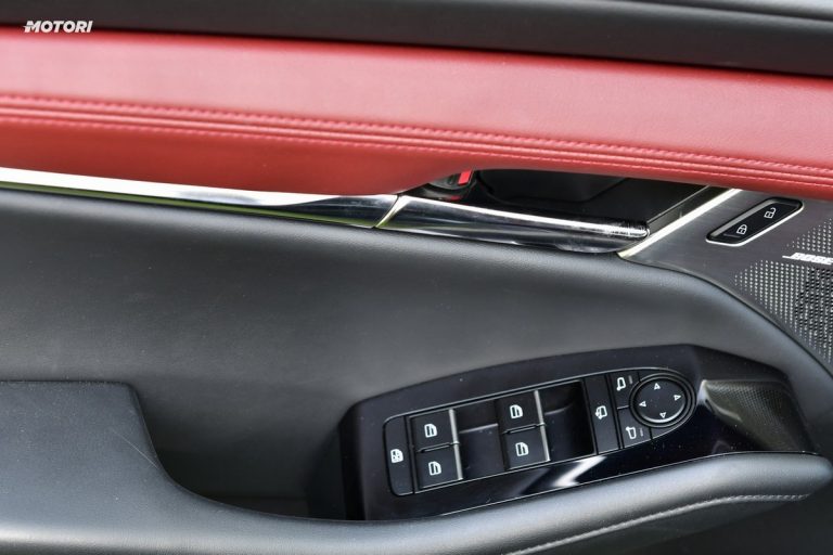 Mazda 3 Skyactiv-X Exclusive AT: la prova su strada