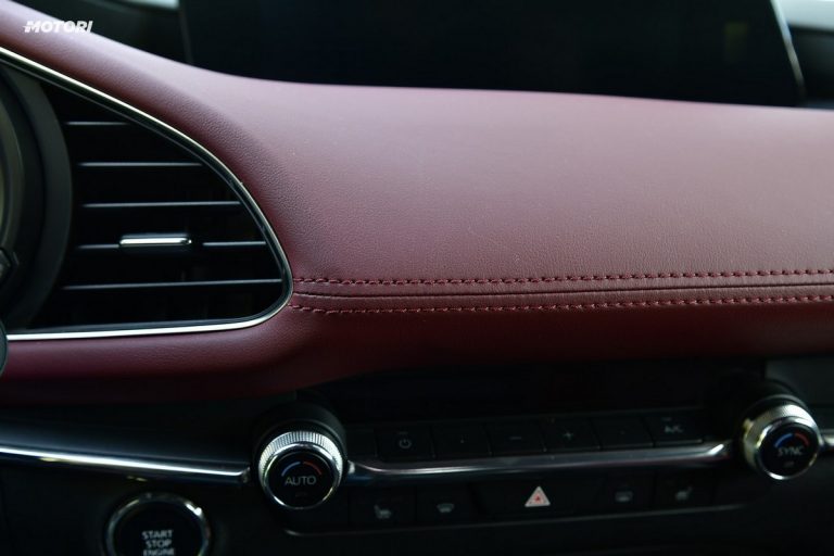 Mazda 3 Skyactiv-X Exclusive AT: la prova su strada