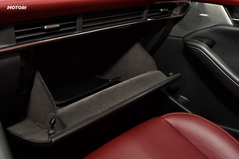 Mazda 3 Skyactiv-X Exclusive AT: la prova su strada