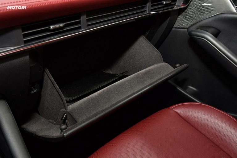 Mazda 3 Skyactiv-X Exclusive AT: la prova su strada