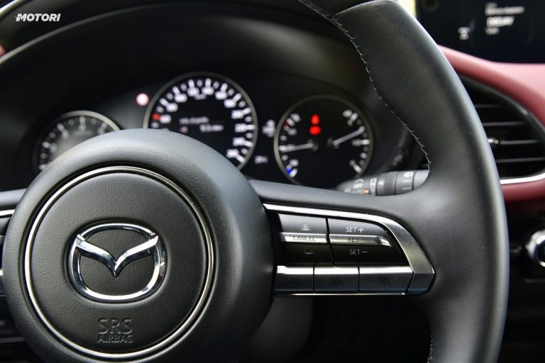 Mazda 3 Skyactiv-X Exclusive AT: la prova su strada