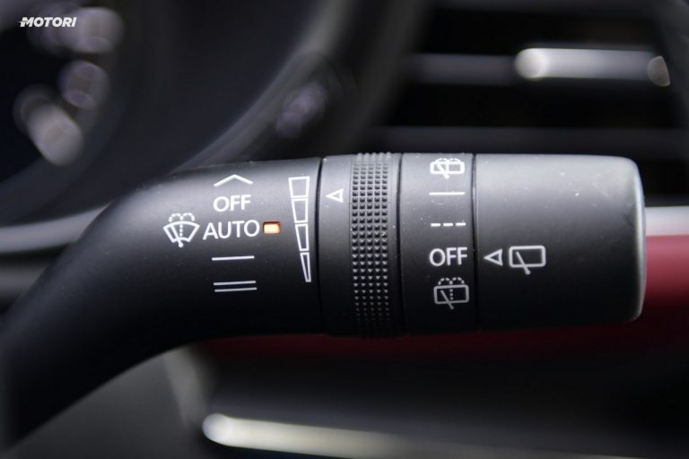 Mazda 3 Skyactiv-X Exclusive AT: la prova su strada