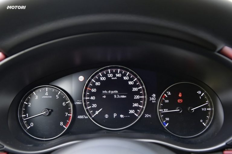 Mazda 3 Skyactiv-X Exclusive AT: la prova su strada
