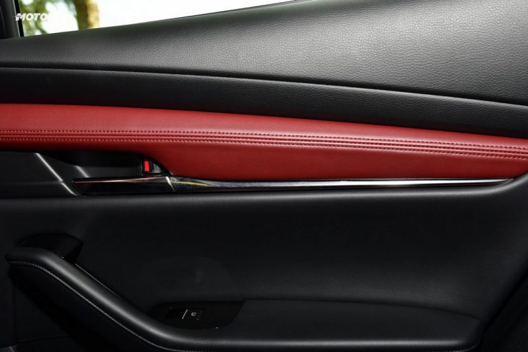 Mazda 3 Skyactiv-X Exclusive AT: la prova su strada