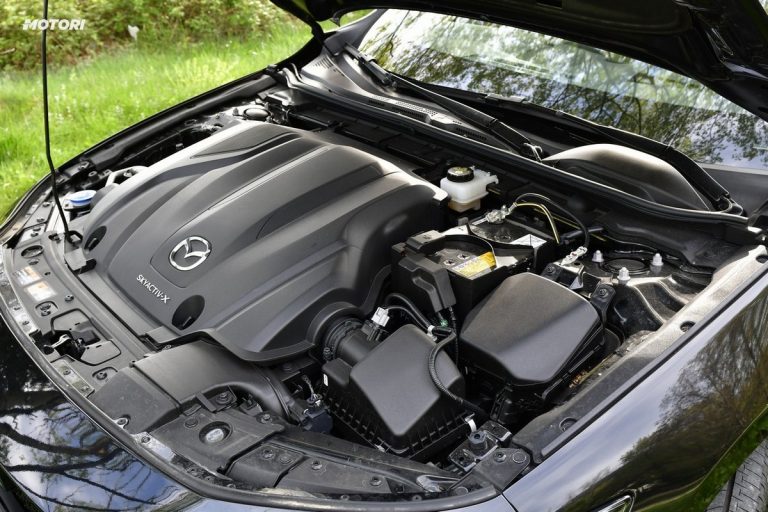 Mazda 3 Skyactiv-X Exclusive AT: la prova su strada
