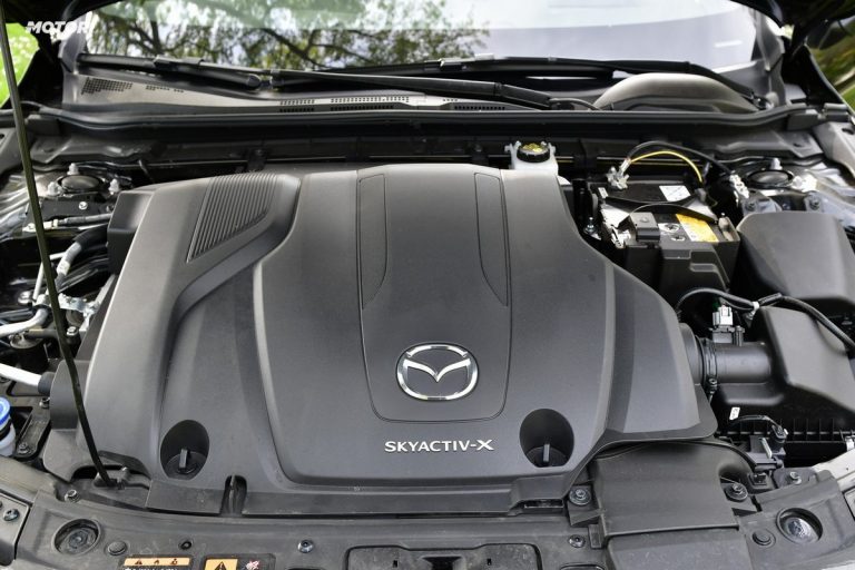 Mazda 3 Skyactiv-X Exclusive AT: la prova su strada