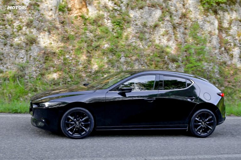 Mazda 3 Skyactiv-X Exclusive AT: la prova su strada