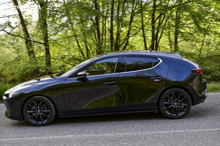 Mazda 3 Skyactiv-X Exclusive AT: la prova su strada
