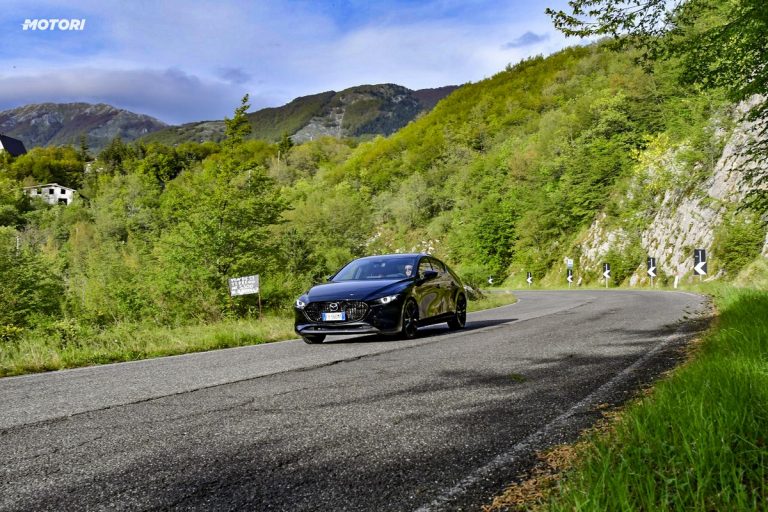 Mazda 3 Skyactiv-X Exclusive AT: la prova su strada