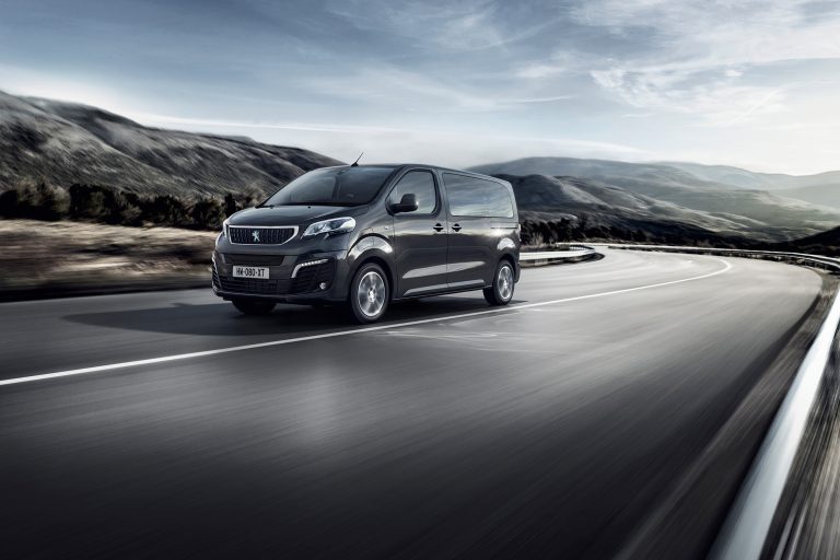 Peugeot e-Traveller: immagini ufficiali