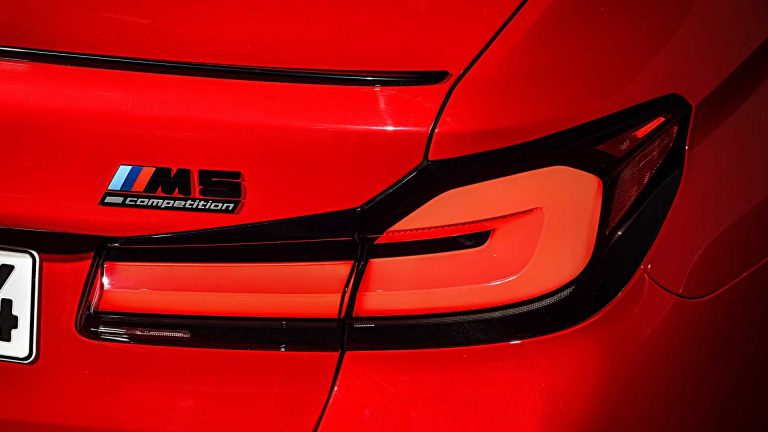 BMW M5 restyling 2020: immagini ufficiali