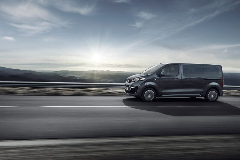 Peugeot e-Traveller: immagini ufficiali