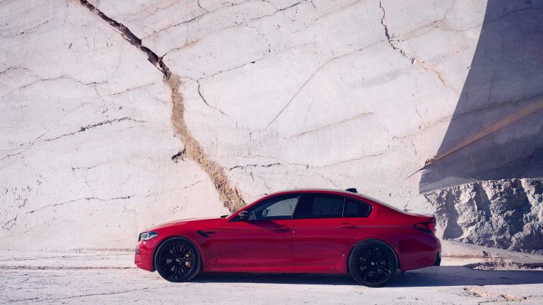 BMW M5 restyling 2020: immagini ufficiali