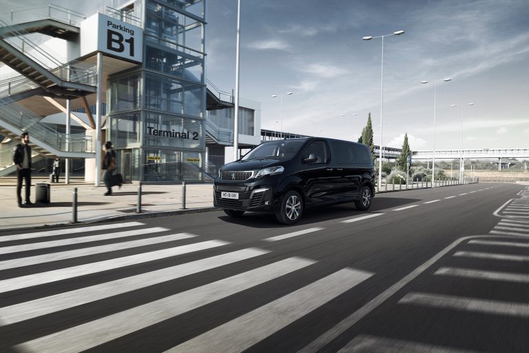 Peugeot e-Traveller: immagini ufficiali