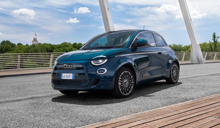 Fiat 500 “la Prima” berlina: immagini ufficiali