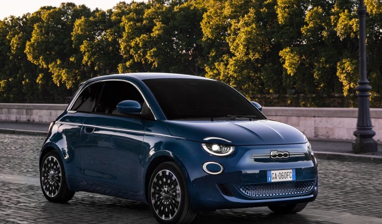 Fiat 500 “la Prima” berlina: immagini ufficiali