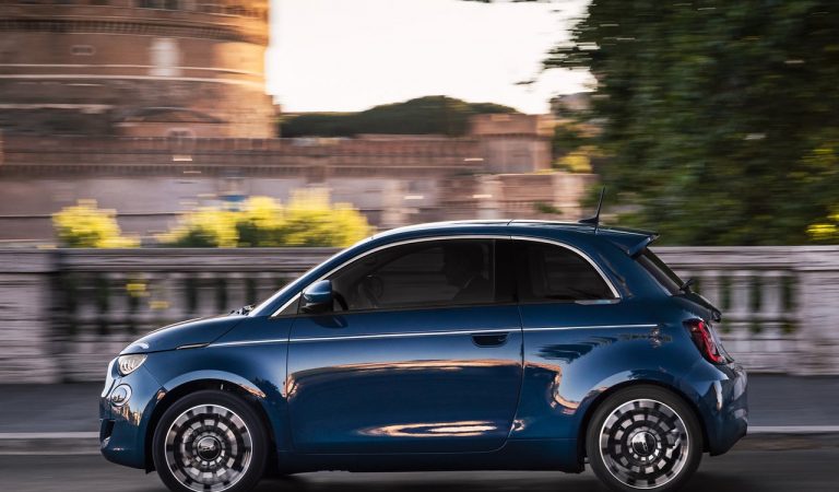 Fiat 500 “la Prima” berlina: immagini ufficiali