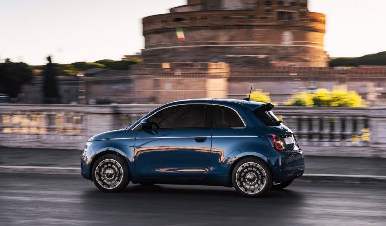 Fiat 500 “la Prima” berlina: immagini ufficiali