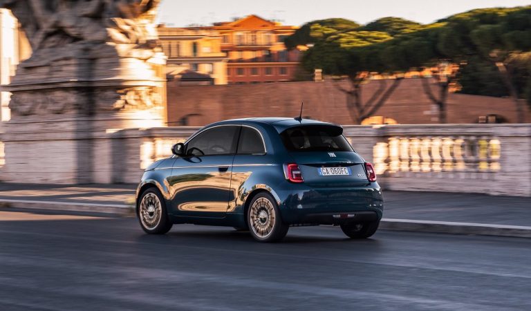 Fiat 500 “la Prima” berlina: immagini ufficiali