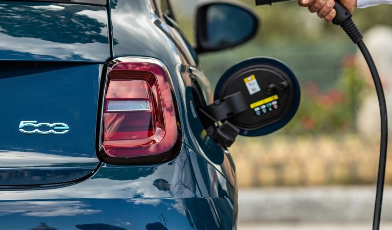 Fiat 500 “la Prima” berlina: immagini ufficiali