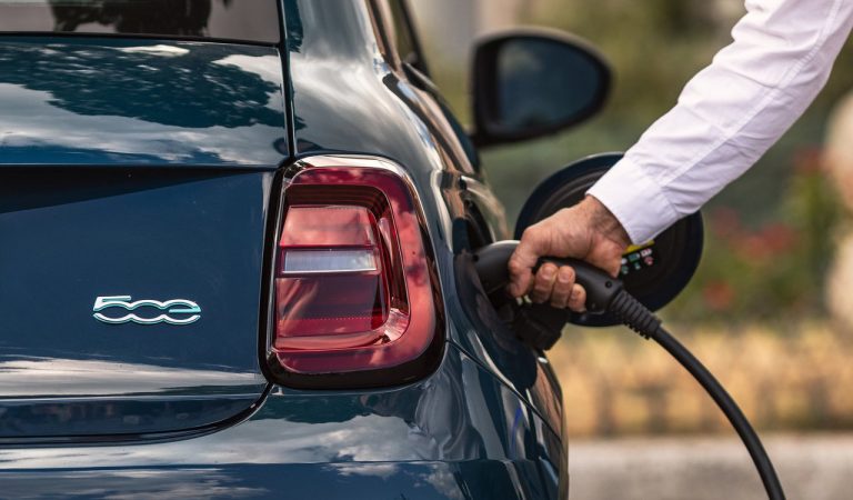 Fiat 500 “la Prima” berlina: immagini ufficiali
