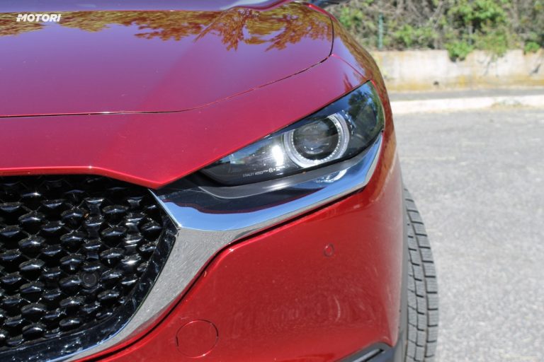 Mazda CX-30 Skyactiv-X: la prova su strada