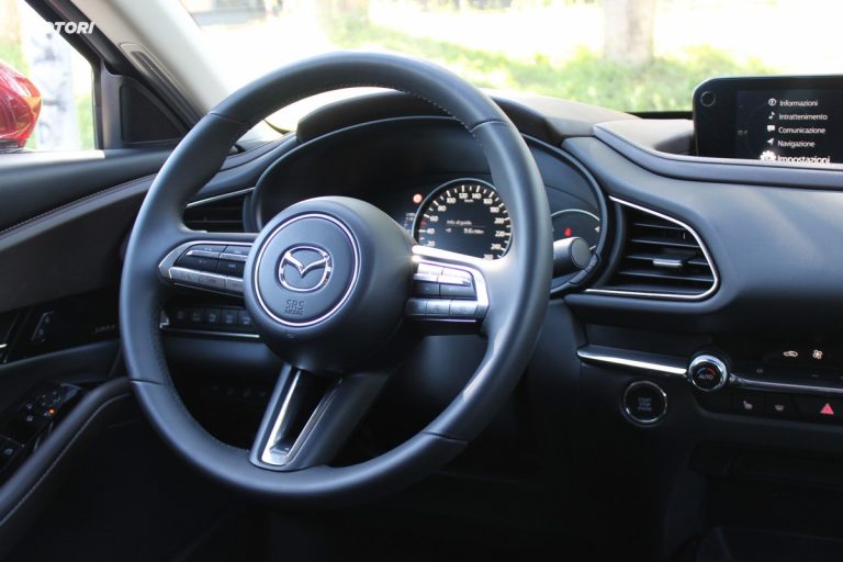 Mazda CX-30 Skyactiv-X: la prova su strada