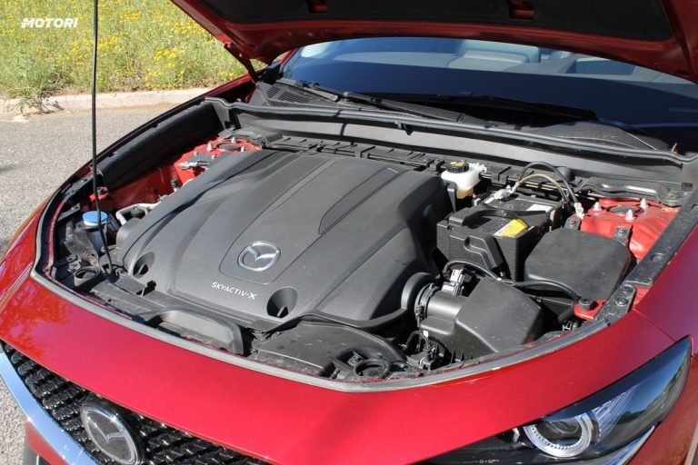 Mazda CX-30 Skyactiv-X: la prova su strada