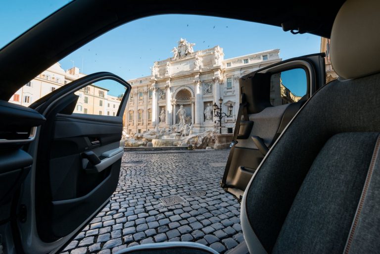 Mazda MX-30: nuove immagini ufficiali