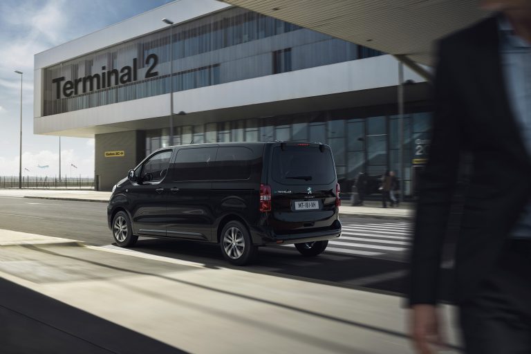 Peugeot e-Traveller: immagini ufficiali
